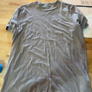 Hollister Men's Classic Gray Tee